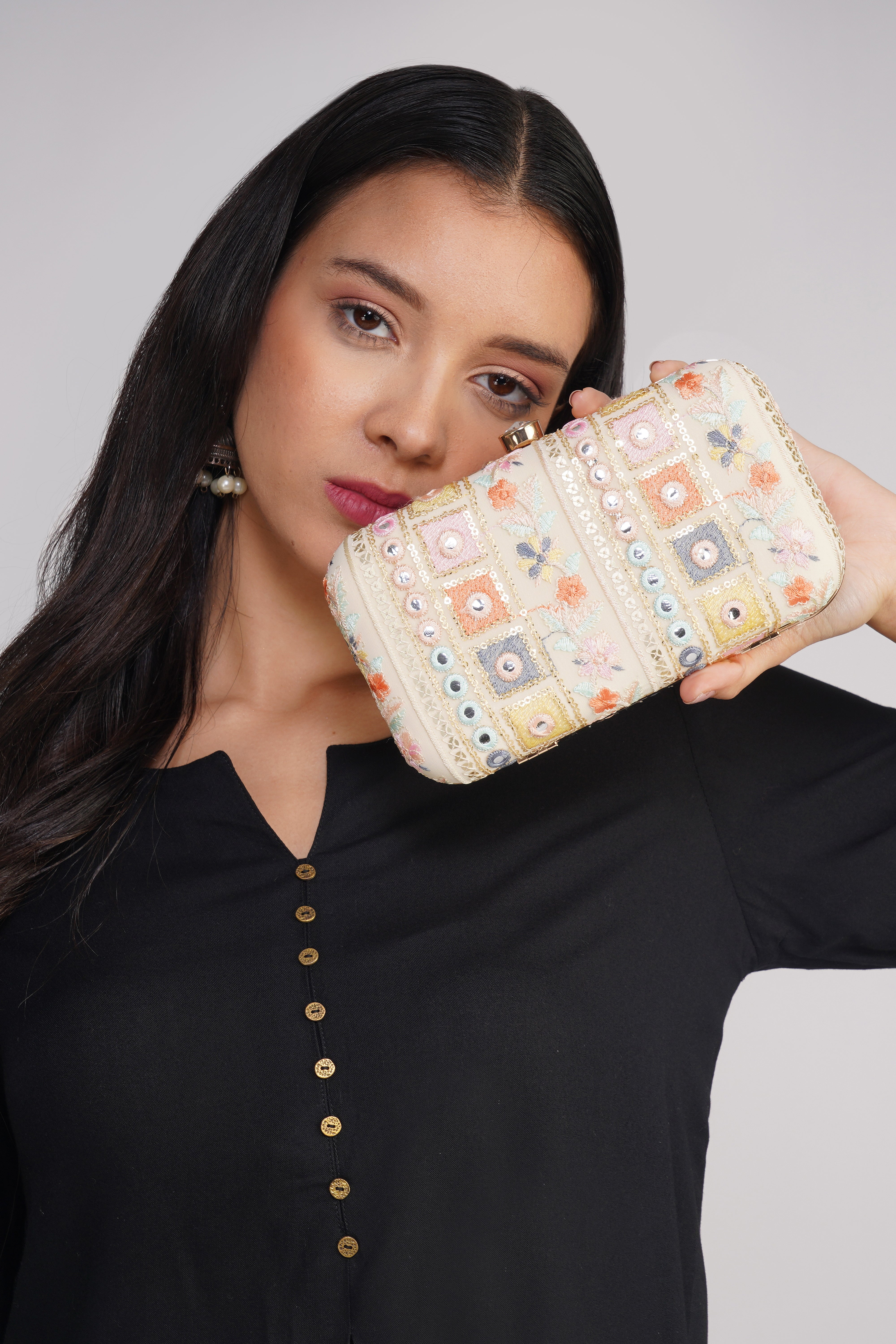 Nice-G Fusion Palette Clutch: The Perfect Blend of Style